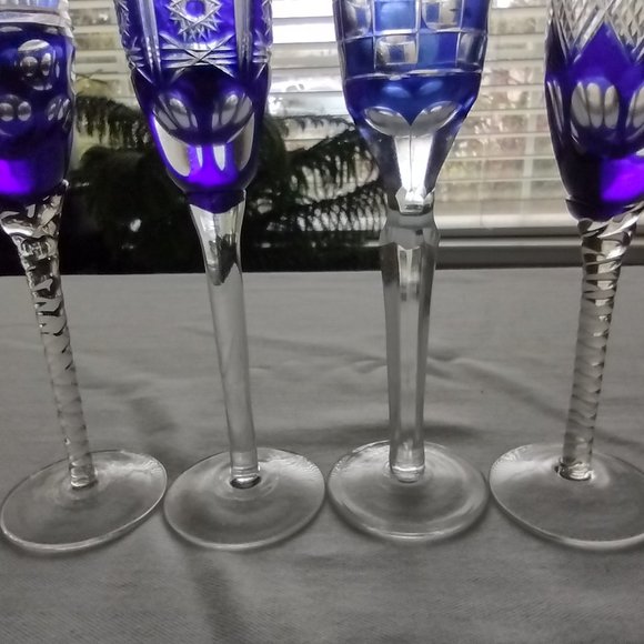 LAST set of 4 Vintage Bohemian Czech Stunning CHAMPAGNE flutes. Blue/Clear - Picture 4 of 14